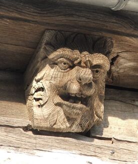 Tête de lion de la charpente